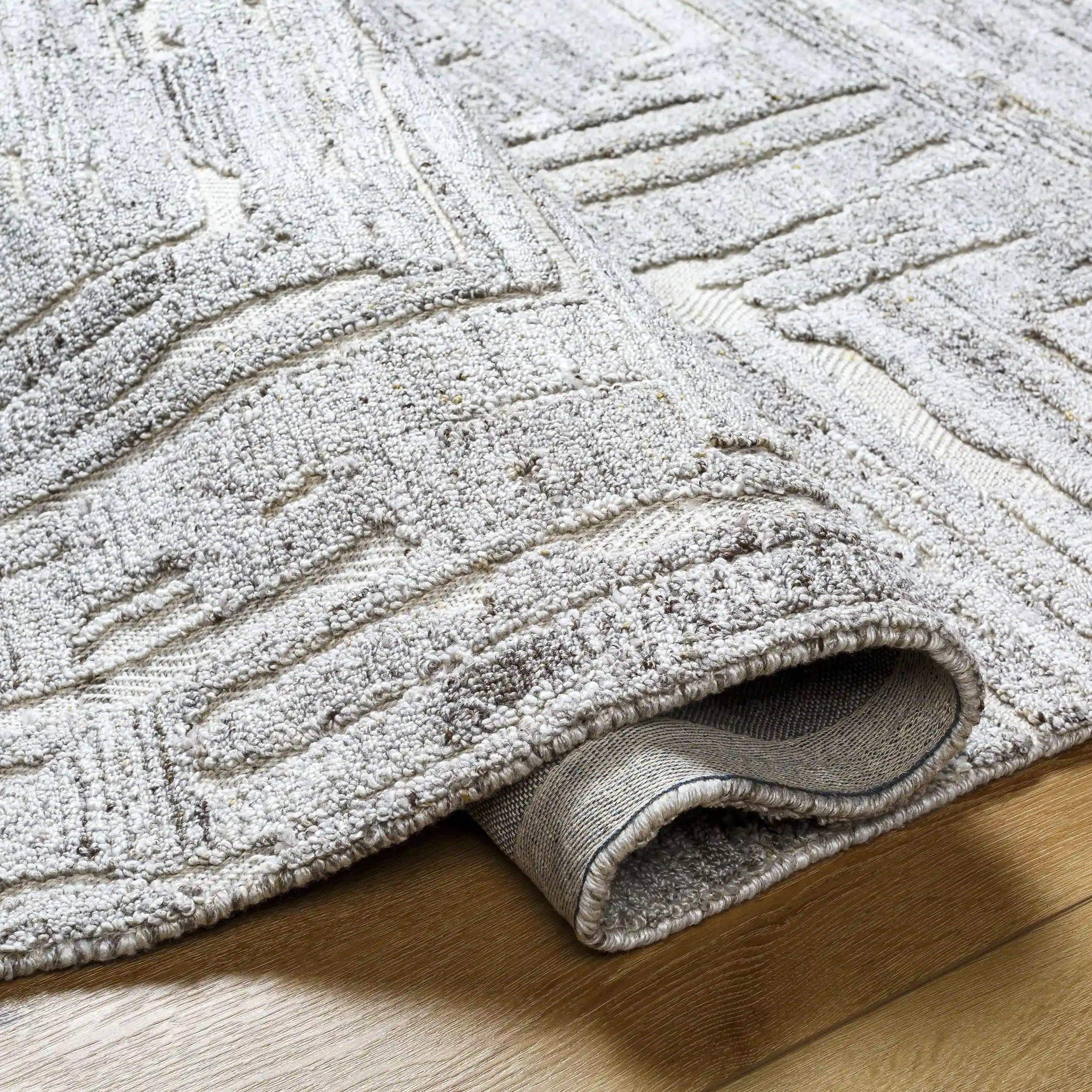 Hand Tufted Calgary White and Ivory Wool Rug - Image 4