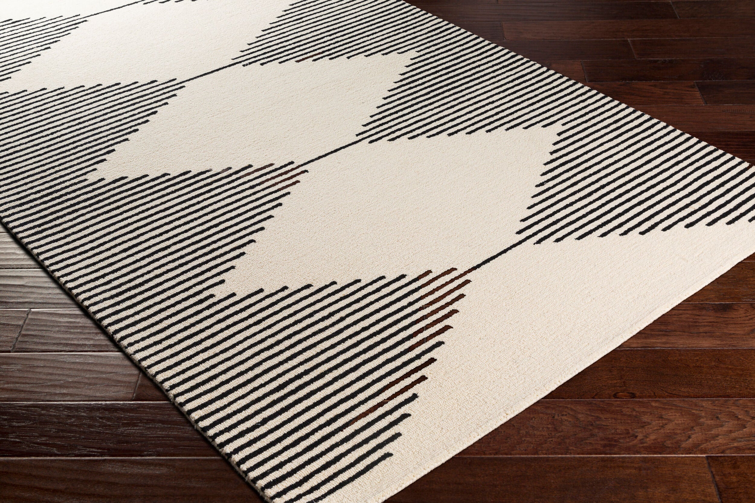 Hand-Tufted Granada Geometric Diamond Black and Beige Wool Rug - Image 3